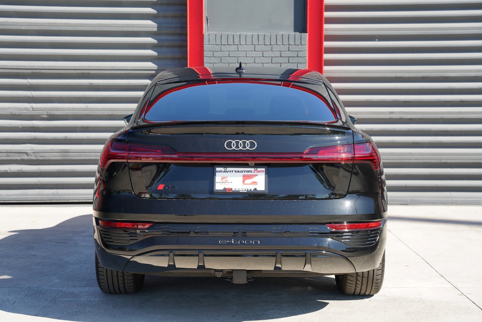 Used 2024 Audi Q8 e-tron Premium image 8