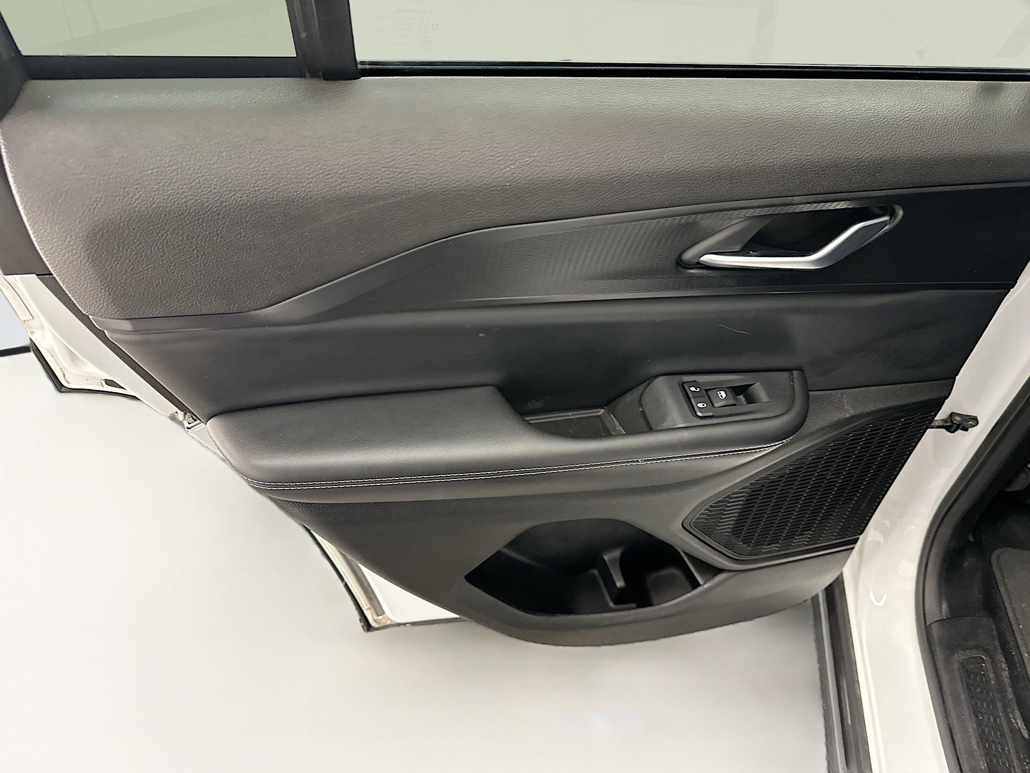 Used 2023 Jeep Grand Cherokee Laredo image 26