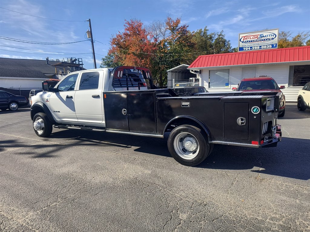 Used 2022 RAM 5500 Tradesman w/ Chrome Appearance Group image 3