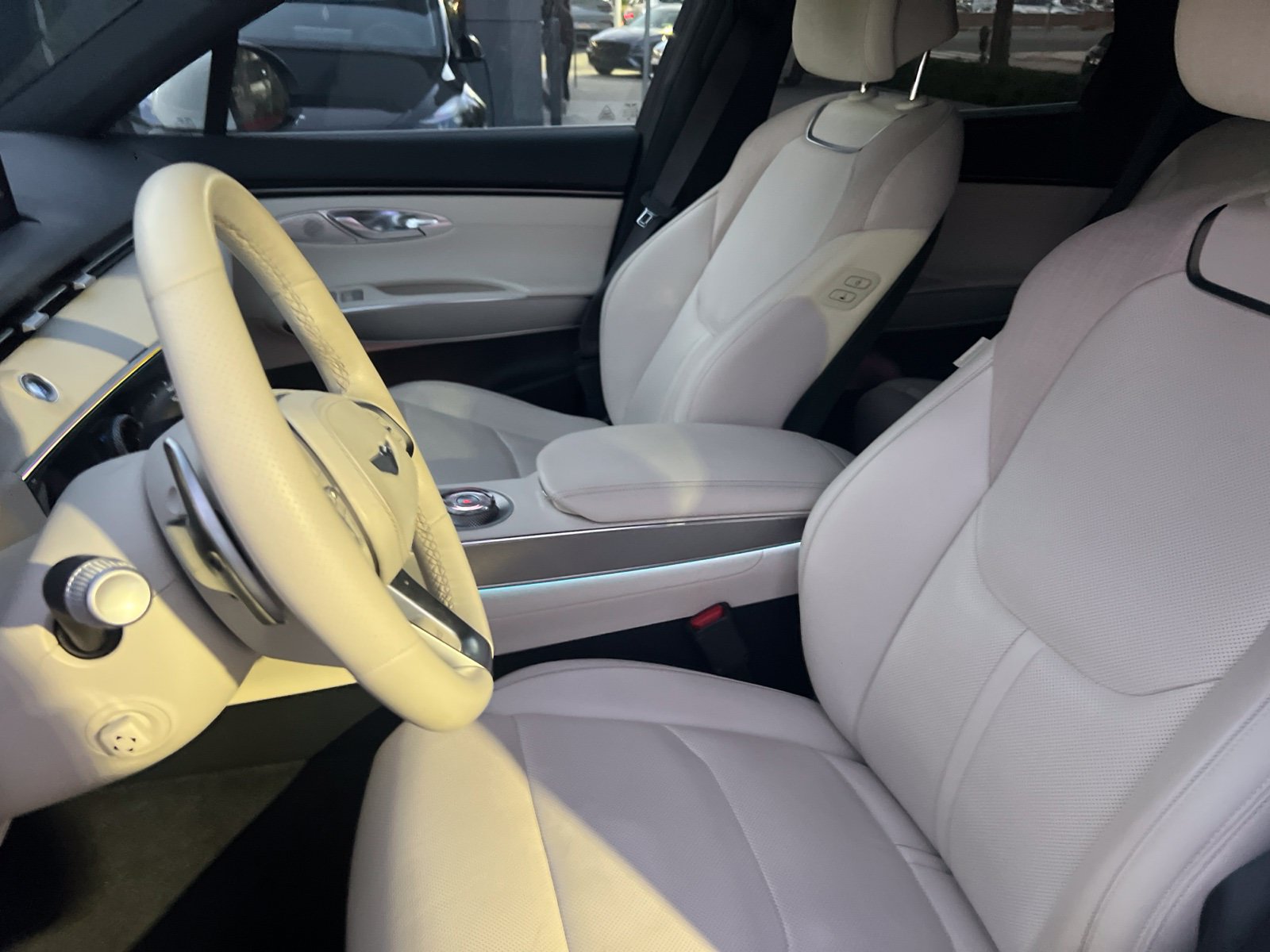 Used 2025 Genesis Electrified GV70 AWD/4WD image 11