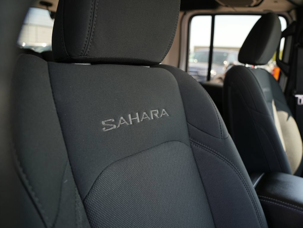 Used 2021 Jeep Wrangler Unlimited Sahara AWD/4WD image 22