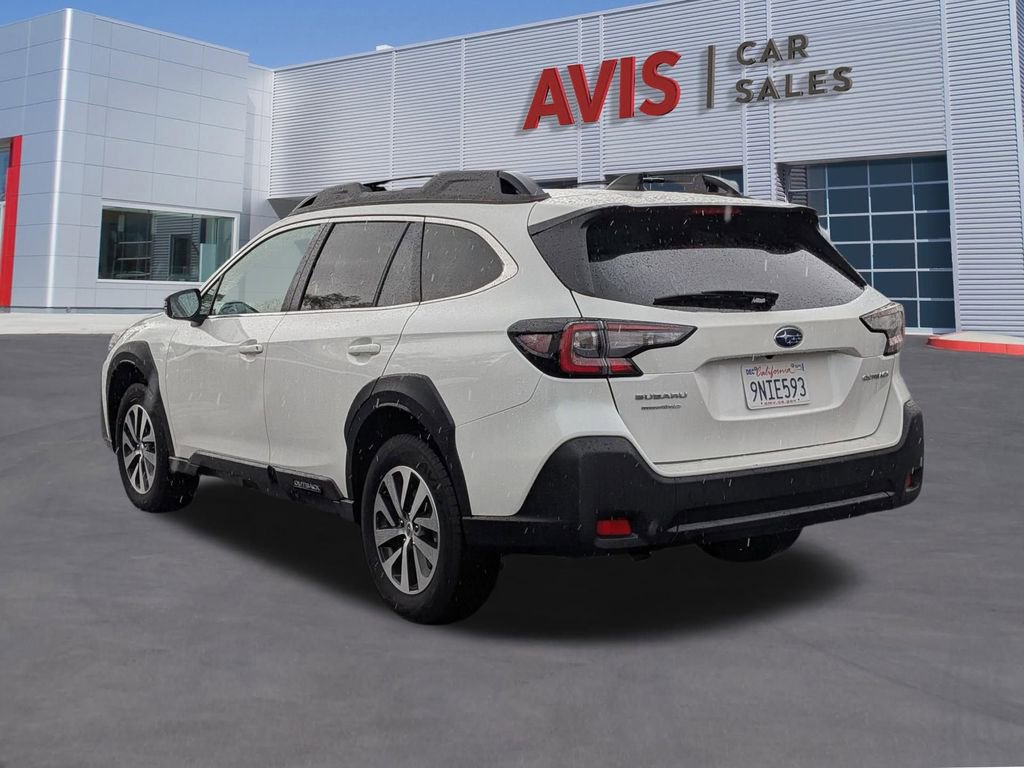 Used 2025 Subaru Outback Premium image 9