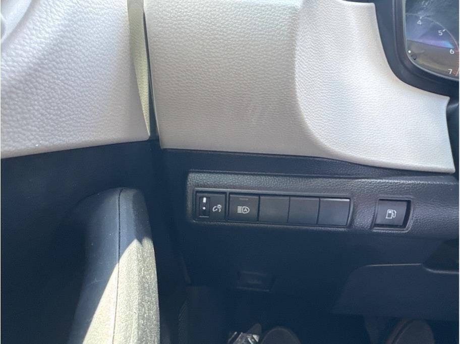 Used 2025 Toyota Corolla SE FWD image 23
