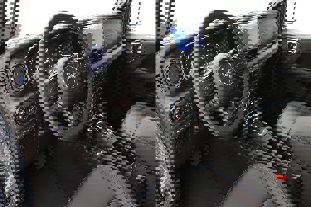 Used 2024 Jeep Wrangler Unlimited Rubicon 4xe image 15