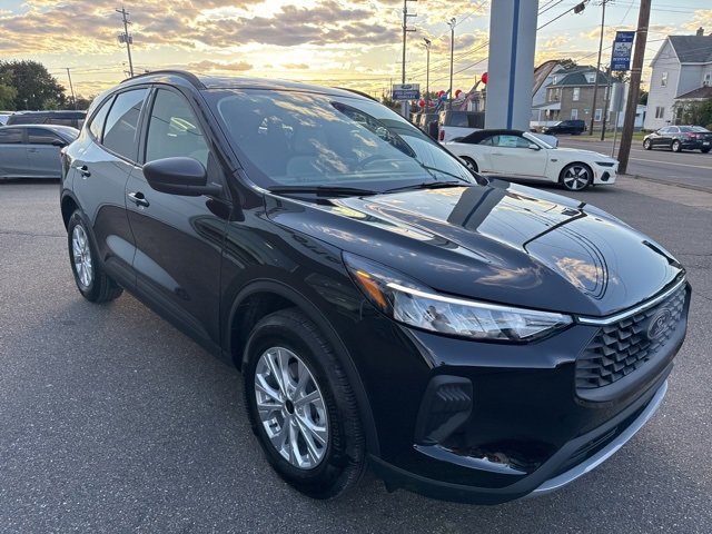 New 2026 Ford Escape Active w/ Cold Weather Package image 4