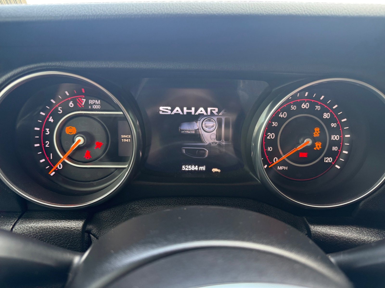 Used 2019 Jeep Wrangler Unlimited Sahara w/ Uconnect 4C Nav & Sound Group image 19