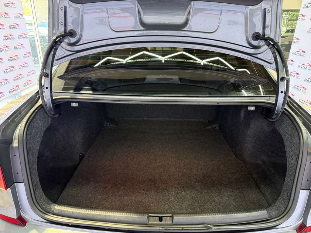 Used 2019 Volkswagen Passat 2.0T Wolfsburg FWD image 37