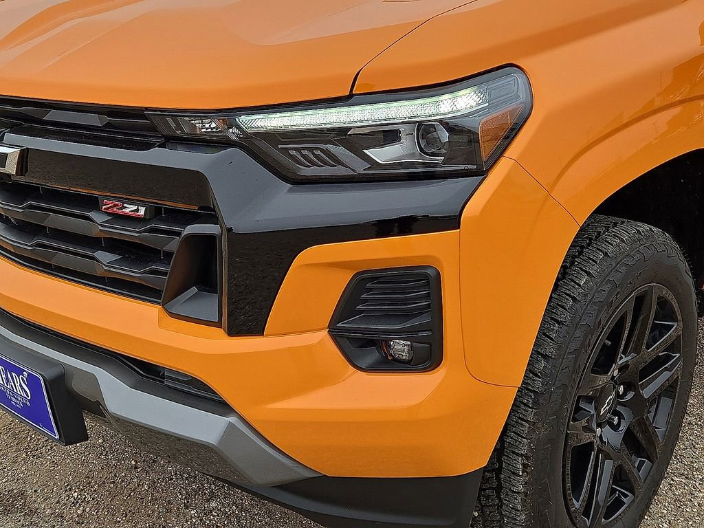 Used 2025 Chevrolet Colorado Z71 w/ Technology Package image 9