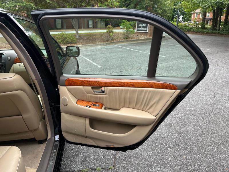 Used 2005 Lexus LS 430 RWD image 39
