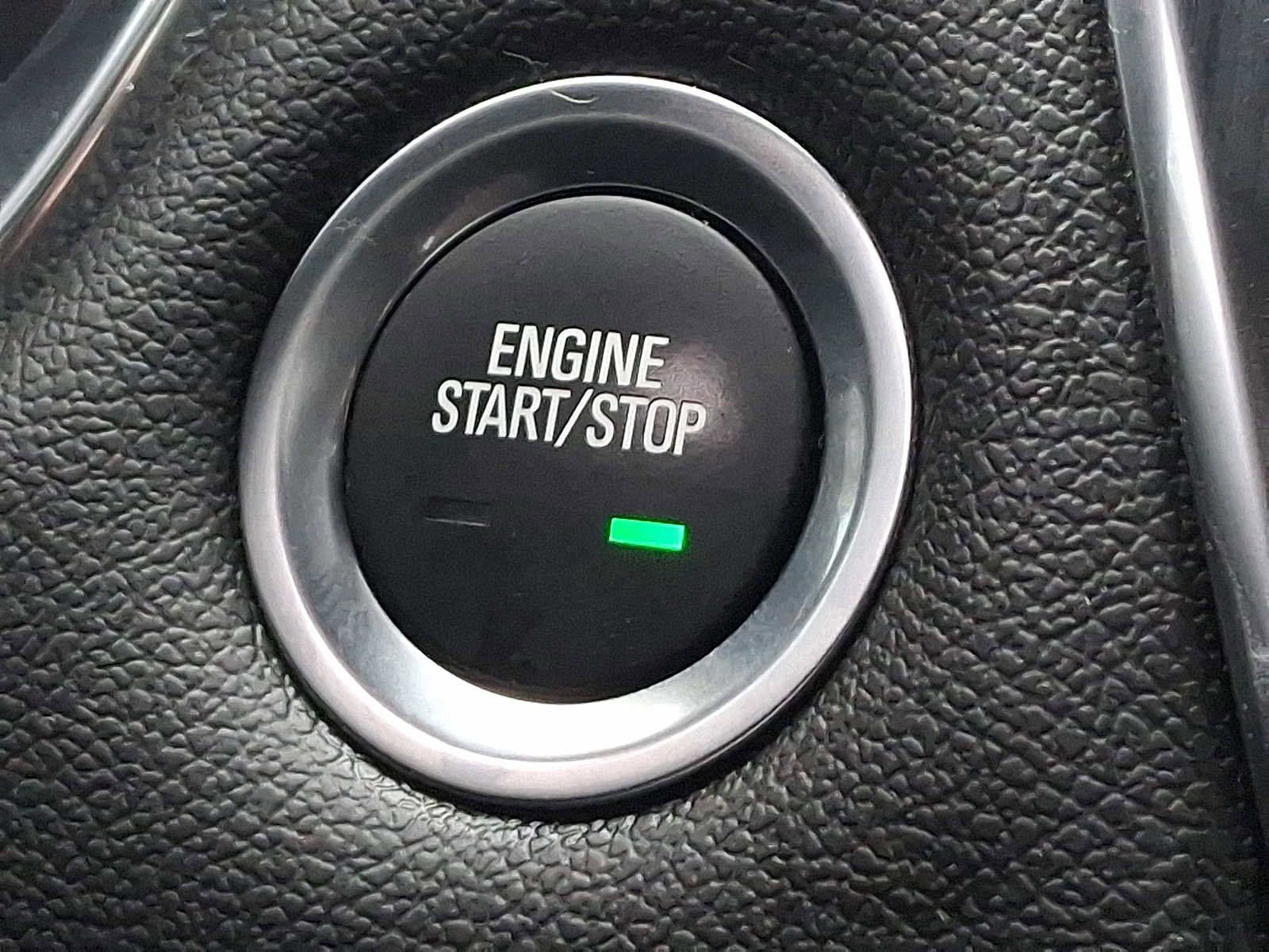 Used 2023 Chevrolet Traverse RS image 23