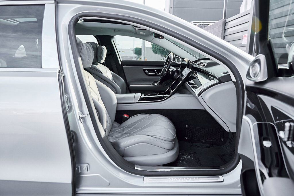 Used 2021 Mercedes-Benz Maybach S 580 4MATIC image 21