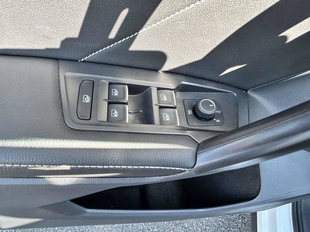 Used 2023 Volkswagen Tiguan SE FWD image 11