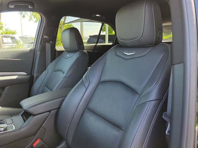 Certified 2025 Cadillac XT4 Premium Luxury FWD image 38