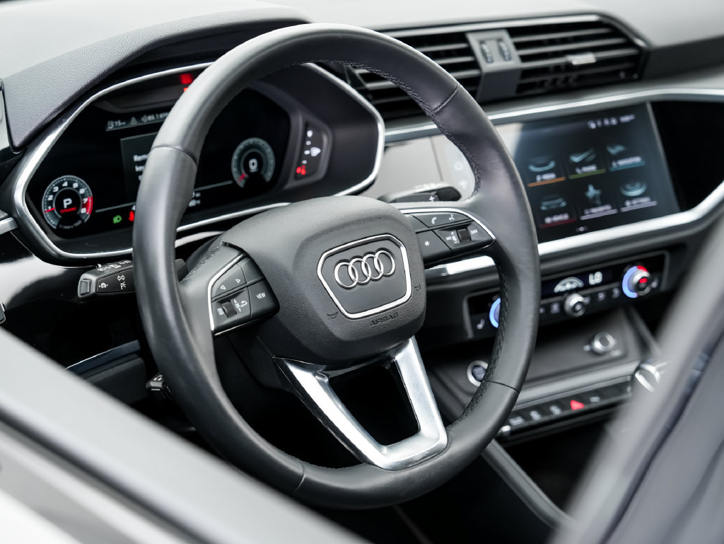 Used 2022 Audi Q3 2.0T Premium Plus w/ Premium Plus Package AWD/4WD image 9
