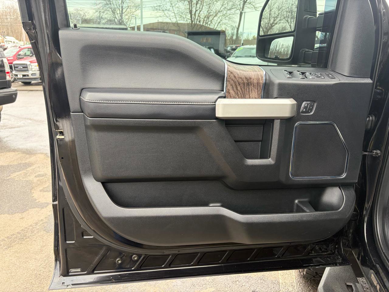 Used 2019 Ford F250 Lariat w/ Lariat Ultimate Package image 25