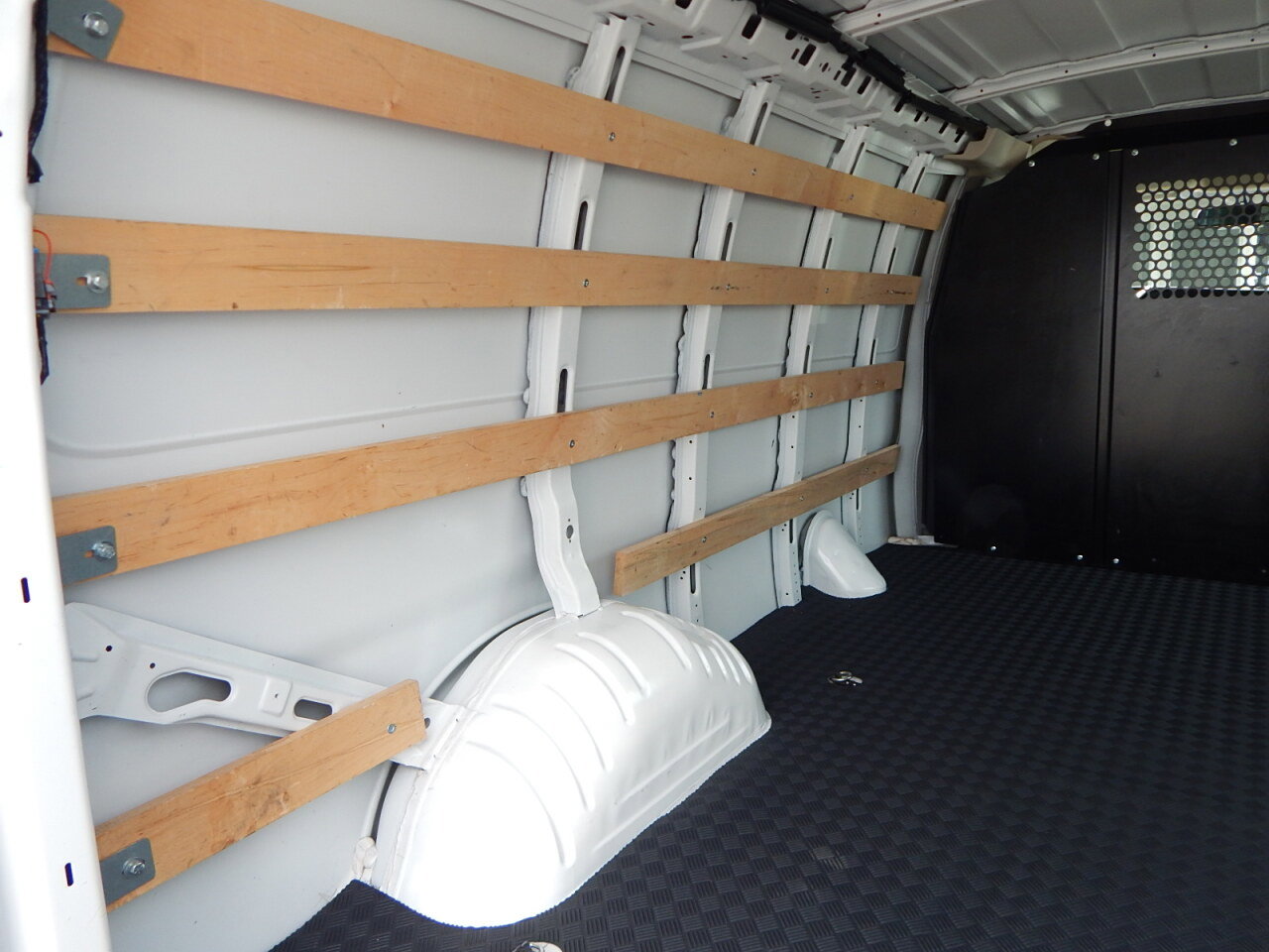 Used 2024 Chevrolet Express 2500 w/ Driver Convenience Package image 15