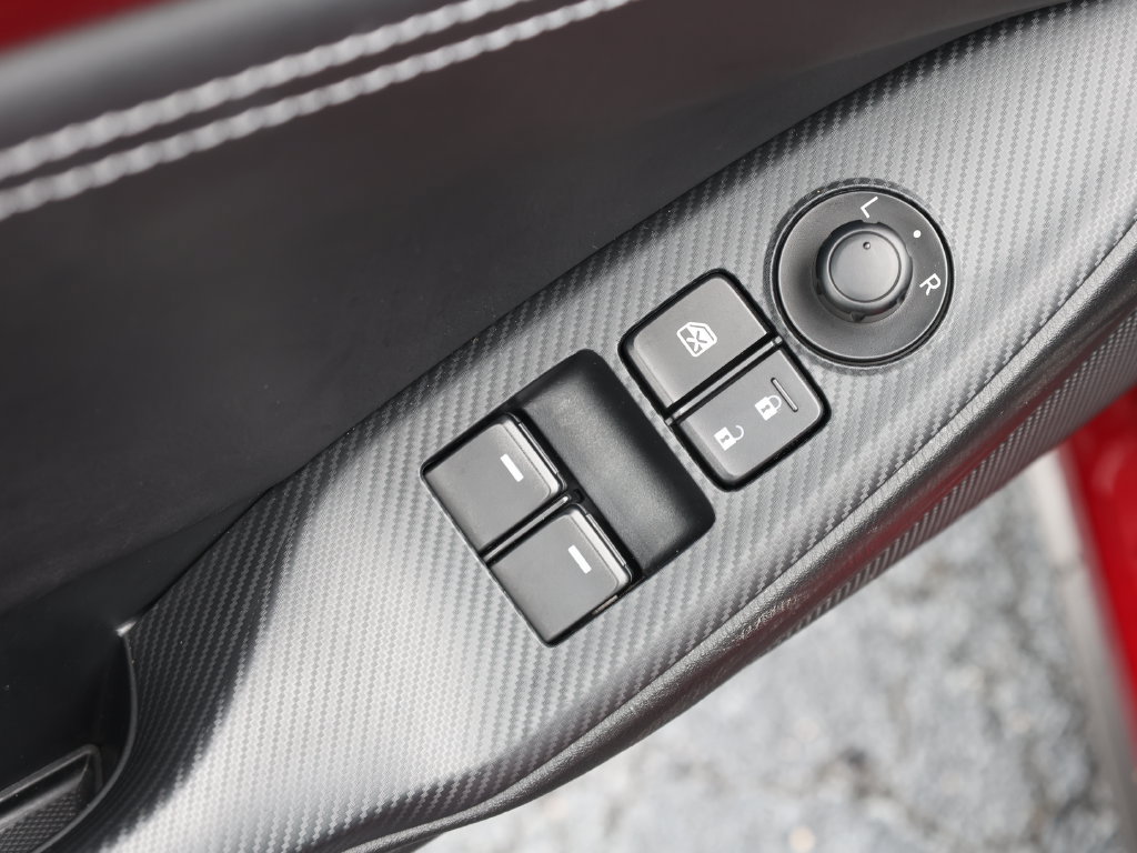 Used 2023 MAZDA MX-5 Miata Grand Touring RWD image 11