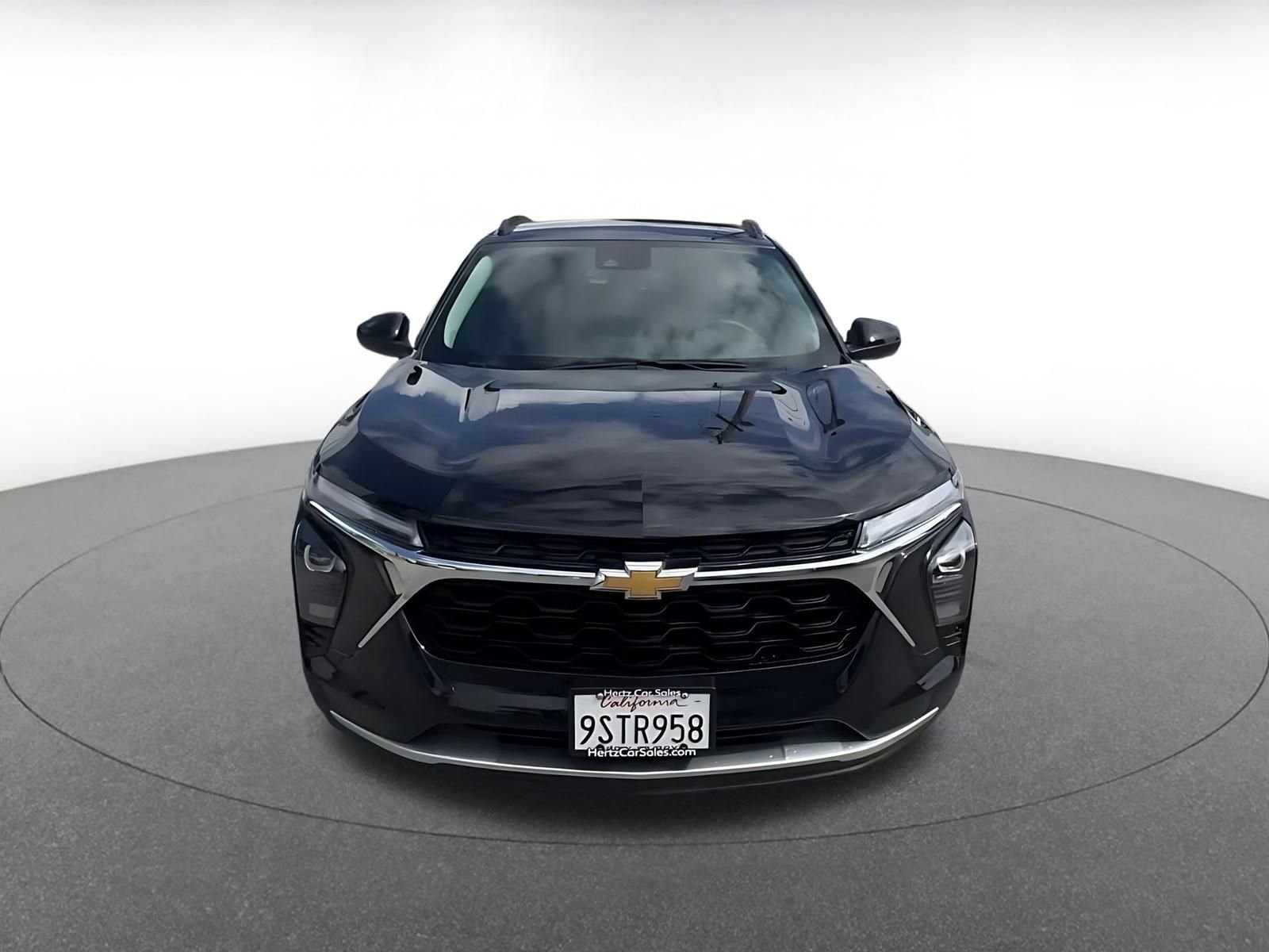 Used 2025 Chevrolet Trax LT image 4