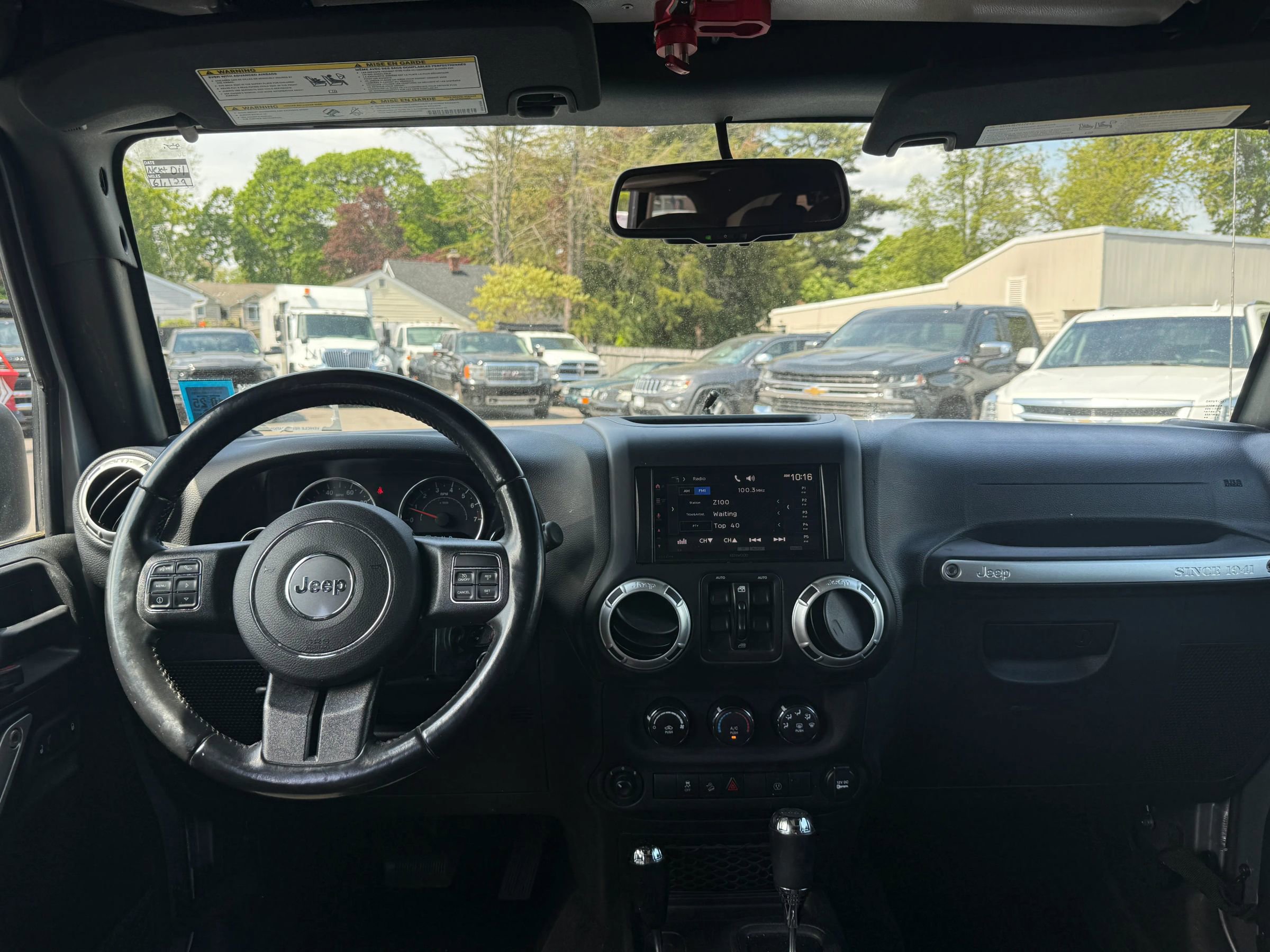 Used 2017 Jeep Wrangler Unlimited Sahara w/ Connectivity Group AWD/4WD image 13
