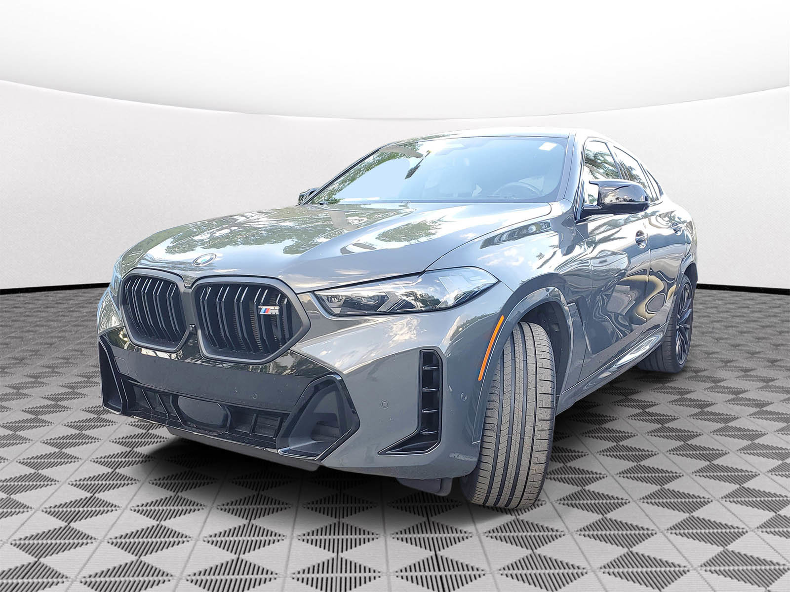 Used 2025 BMW X6 M60i AWD/4WD image 3
