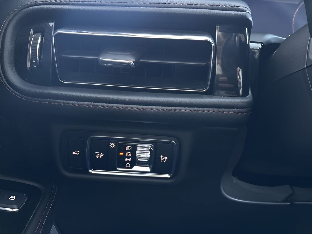 Used 2024 Lincoln Aviator Reserve image 16