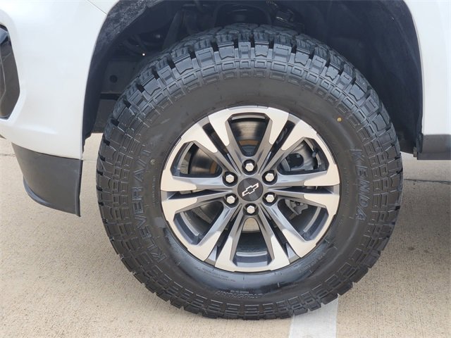 Used 2022 Chevrolet Colorado Z71 w/ Safety Package AWD/4WD image 17