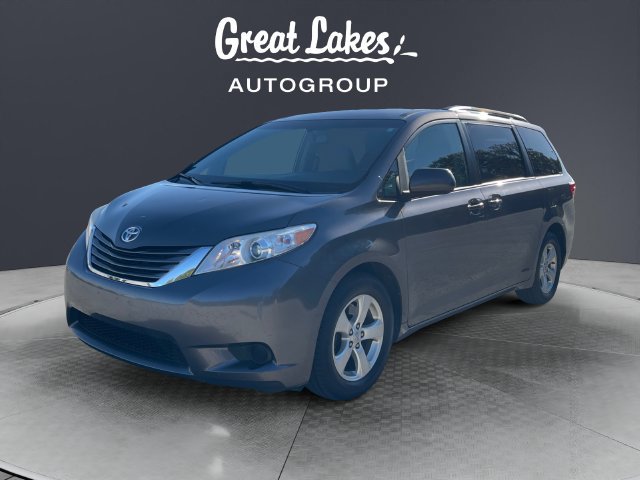 Used 2017 Toyota Sienna LE