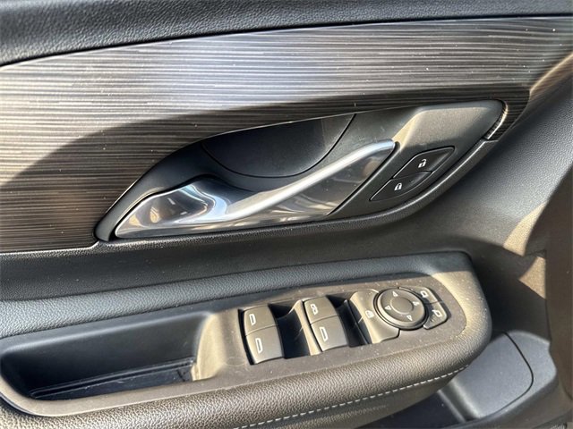 Used 2024 GMC Terrain SLE w/ Elevation Edition image 25