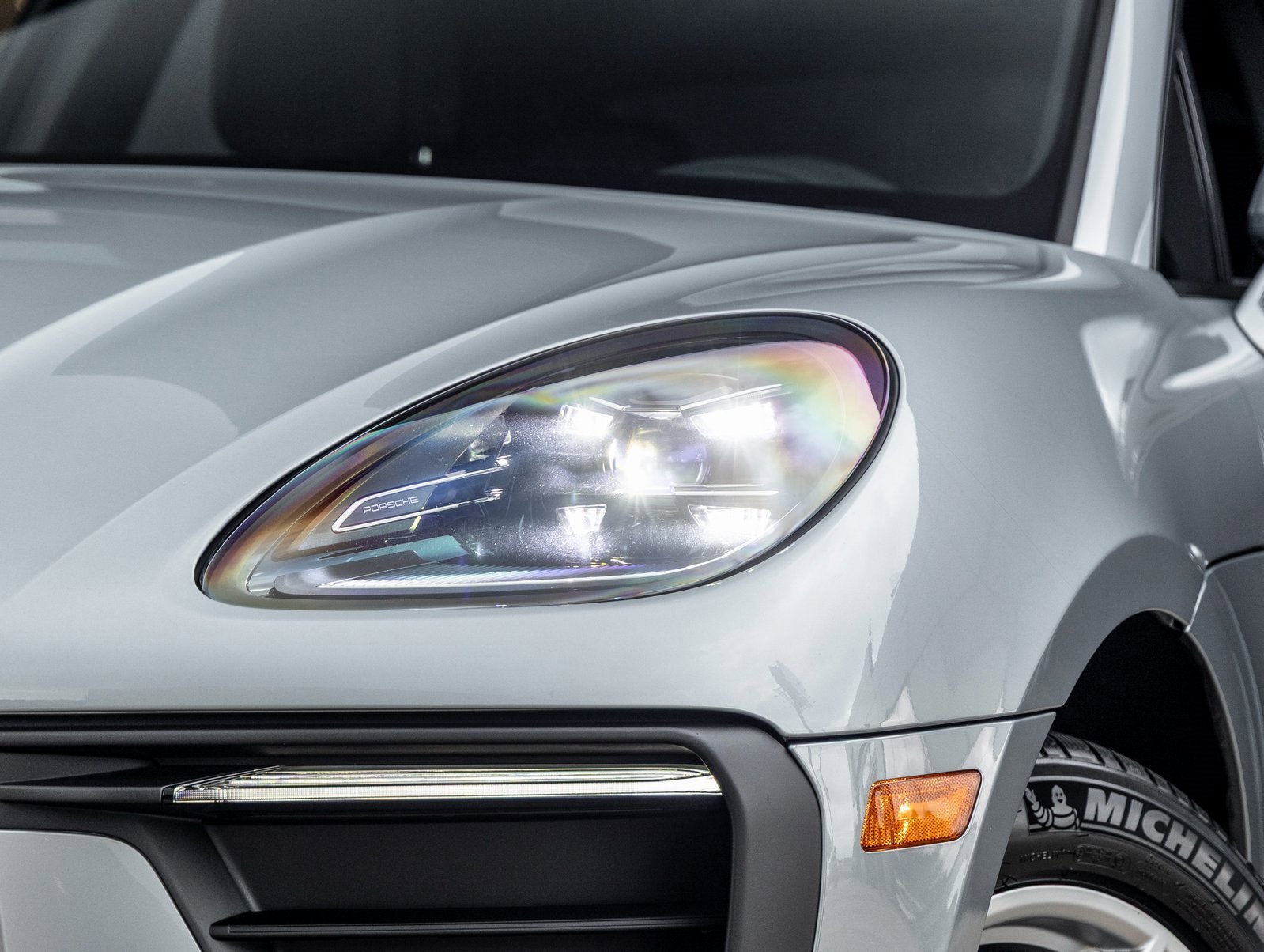 Used 2025 Porsche Macan image 16