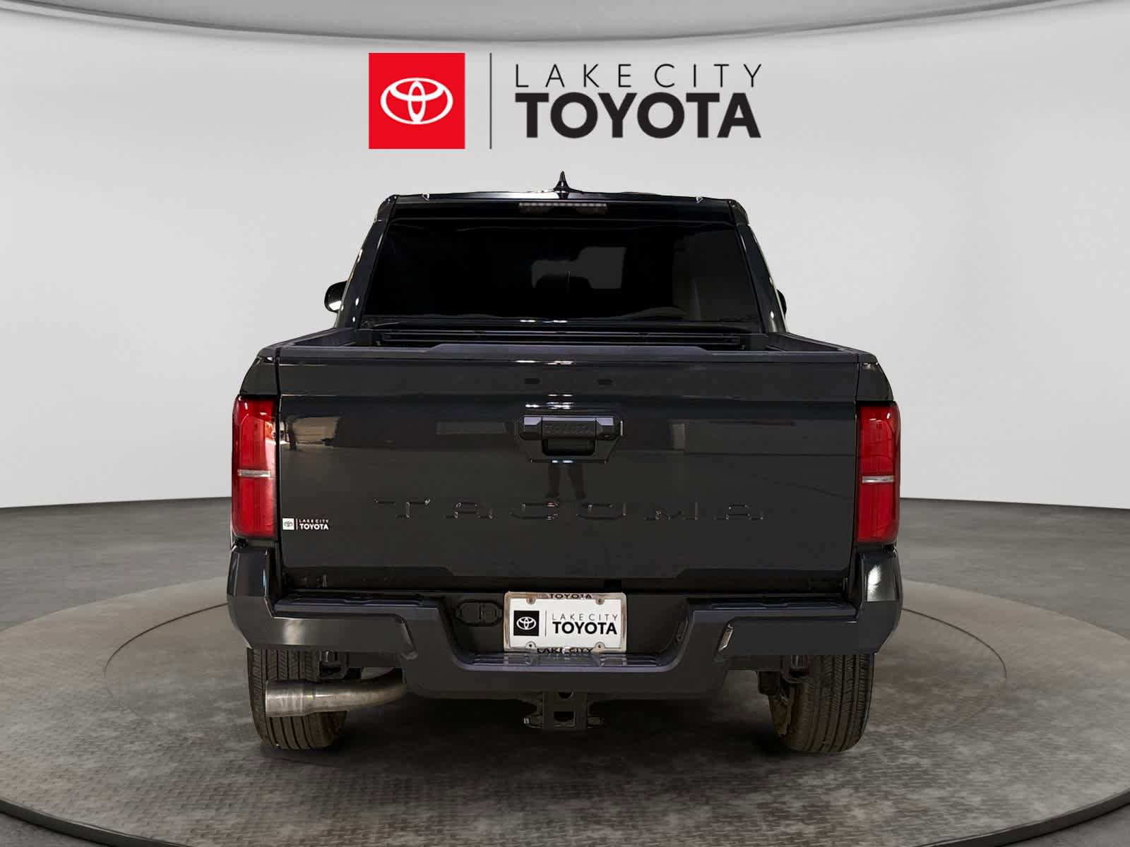 Used 2025 Toyota Tacoma SR5 RWD image 7