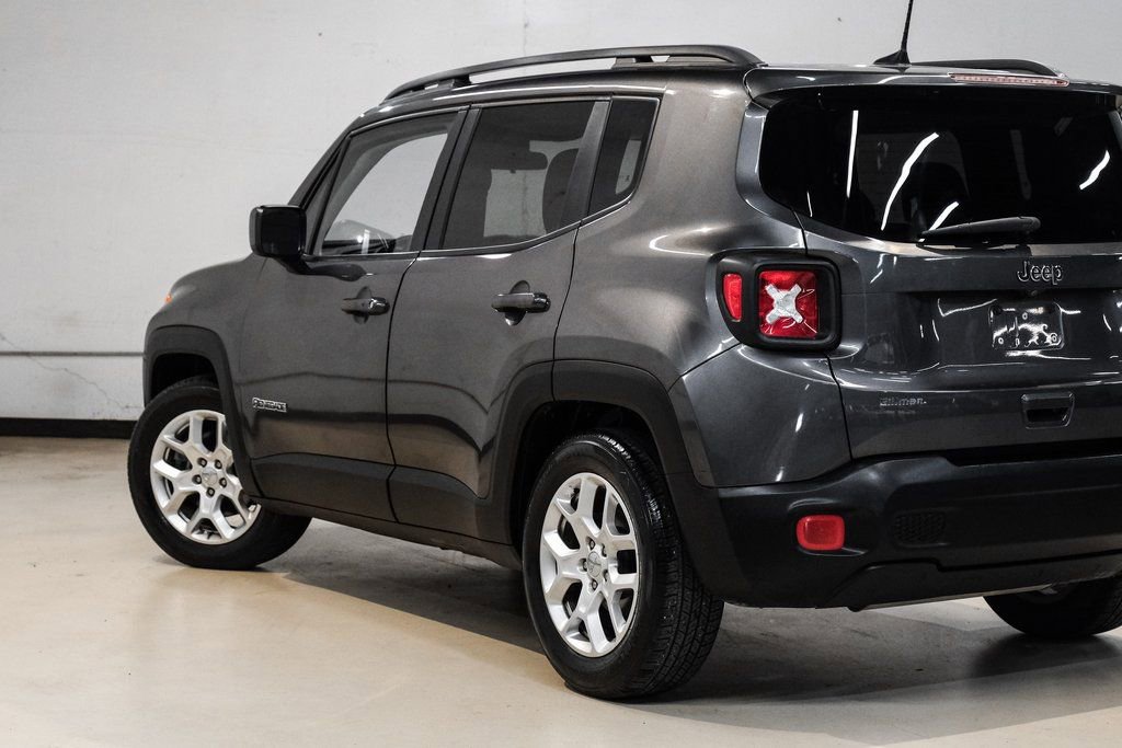 Used 2018 Jeep Renegade Latitude FWD image 13