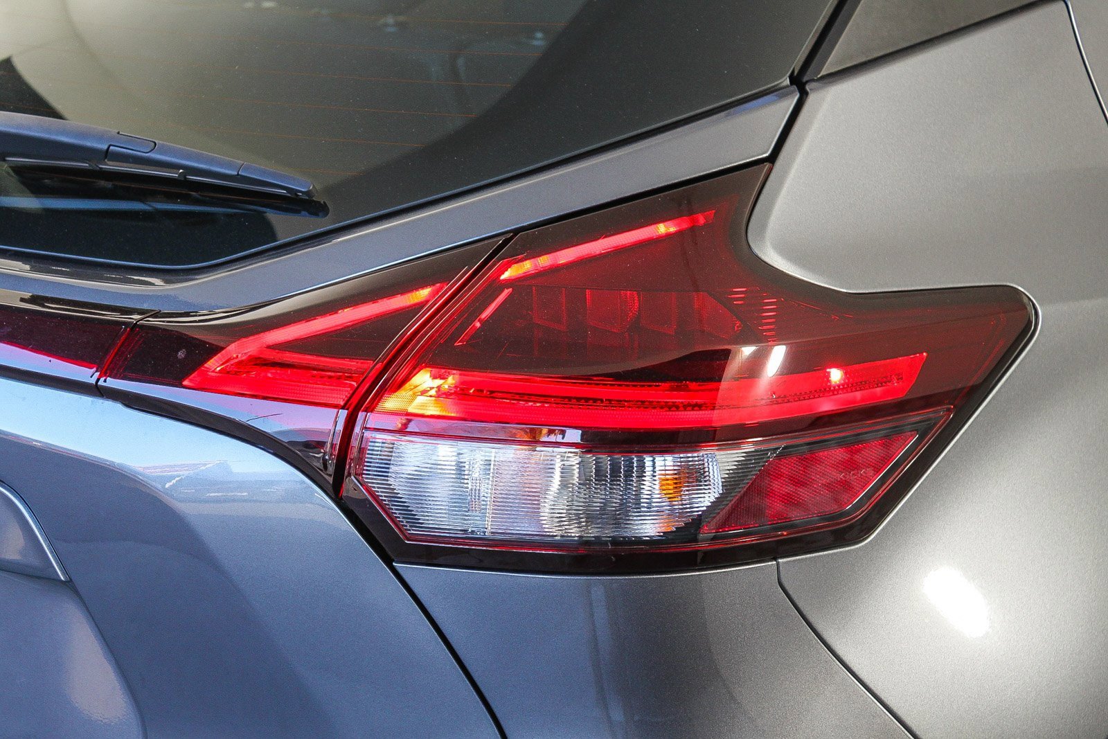 Used 2023 Nissan Kicks S image 9