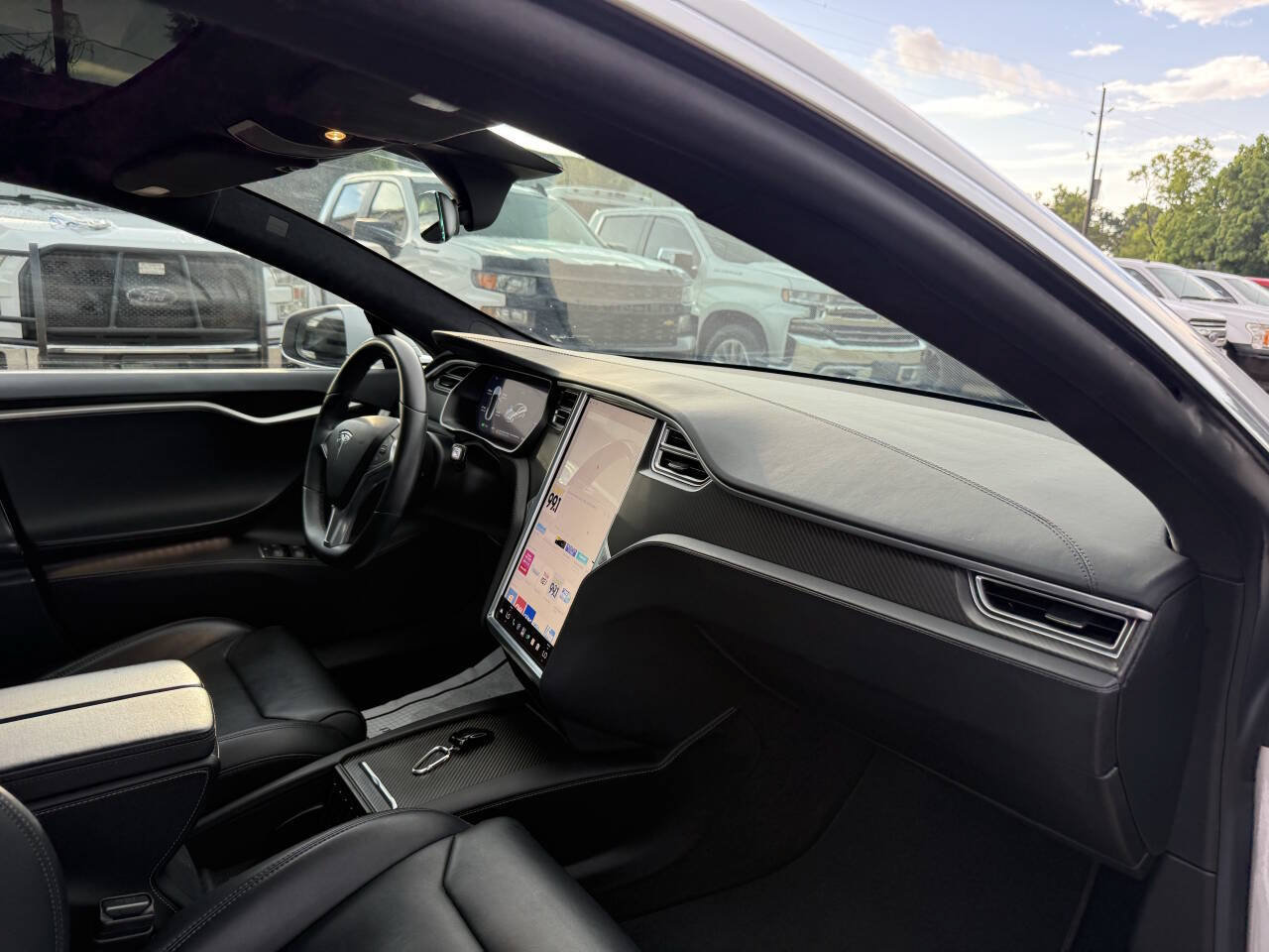 Used 2017 Tesla Model S 60 RWD image 9