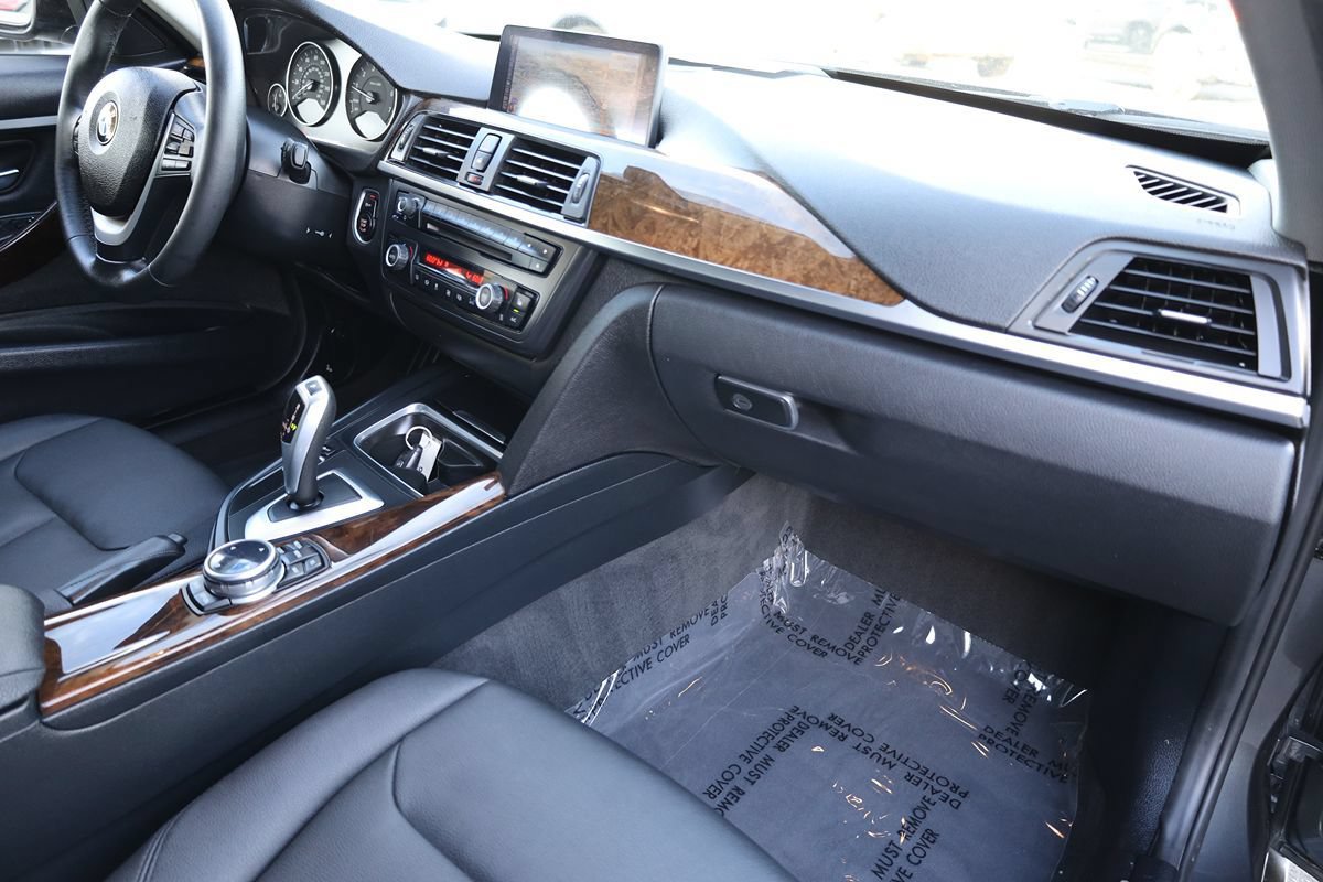 Used 2015 BMW 328i Sedan RWD image 16