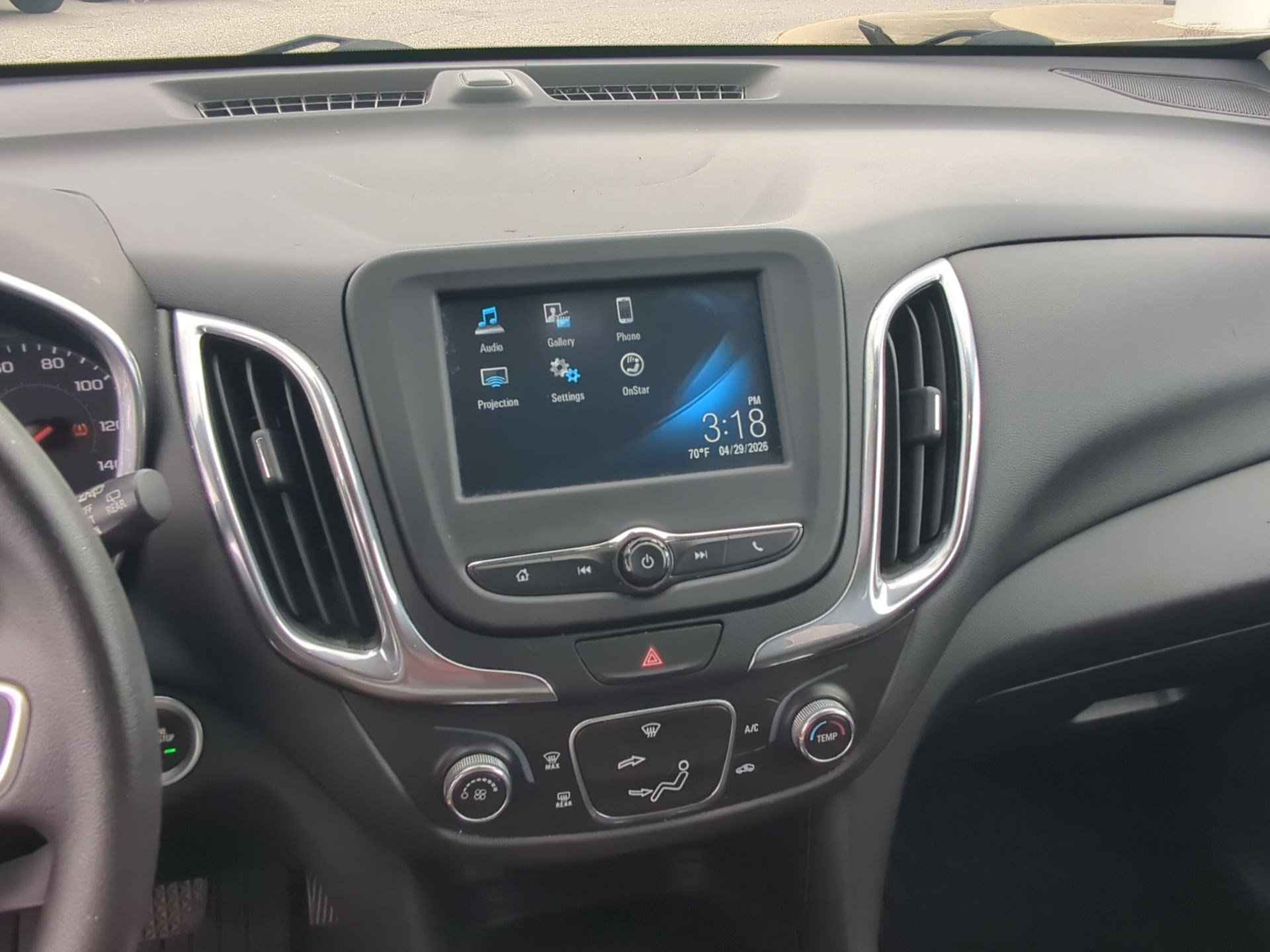 Used 2018 Chevrolet Equinox LT FWD image 19