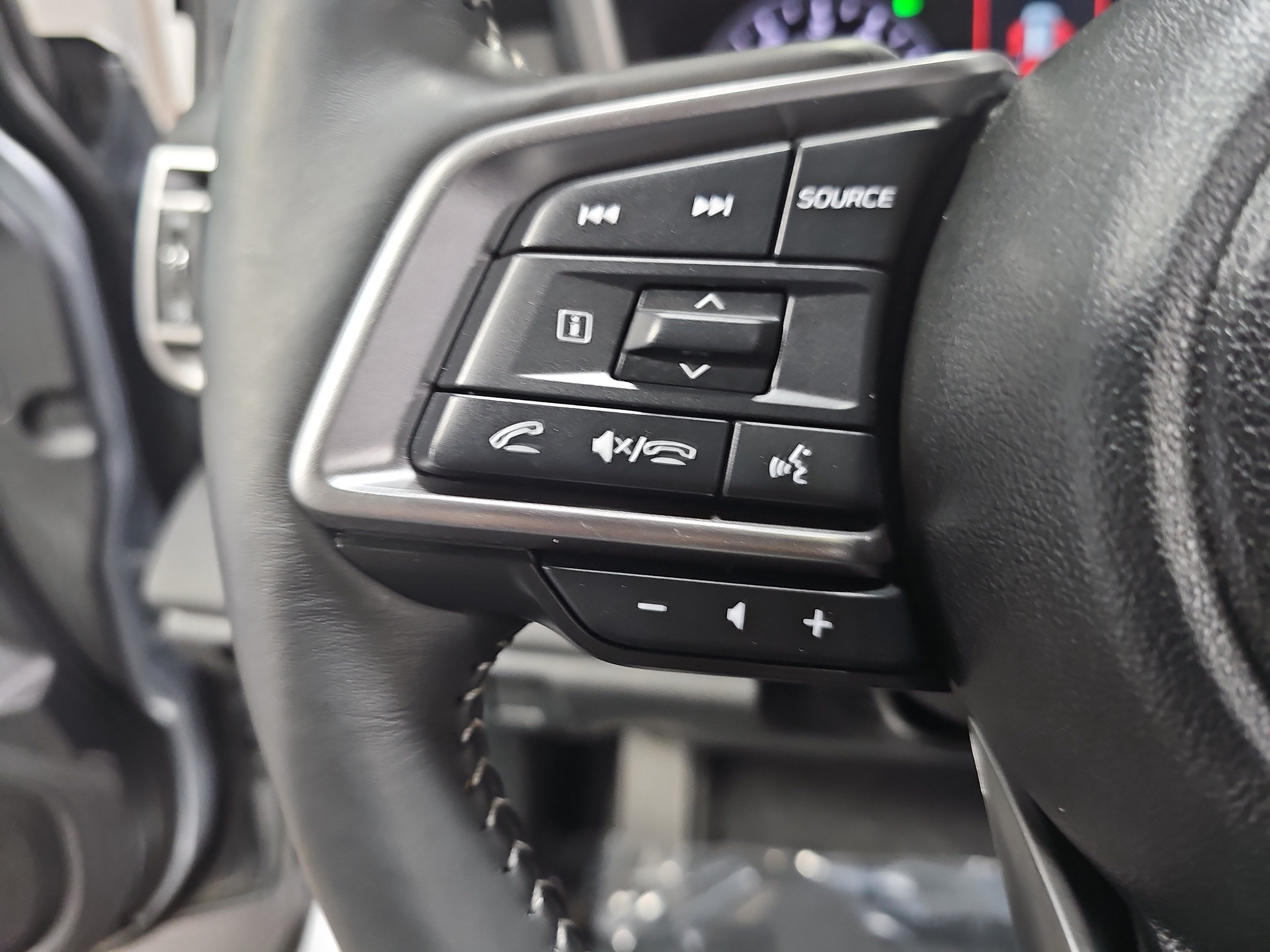 Used 2025 Subaru Outback Touring AWD/4WD image 17