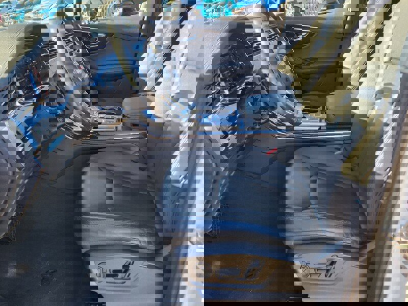 Used 2024 Audi Q7 3.0T Premium Plus image 9