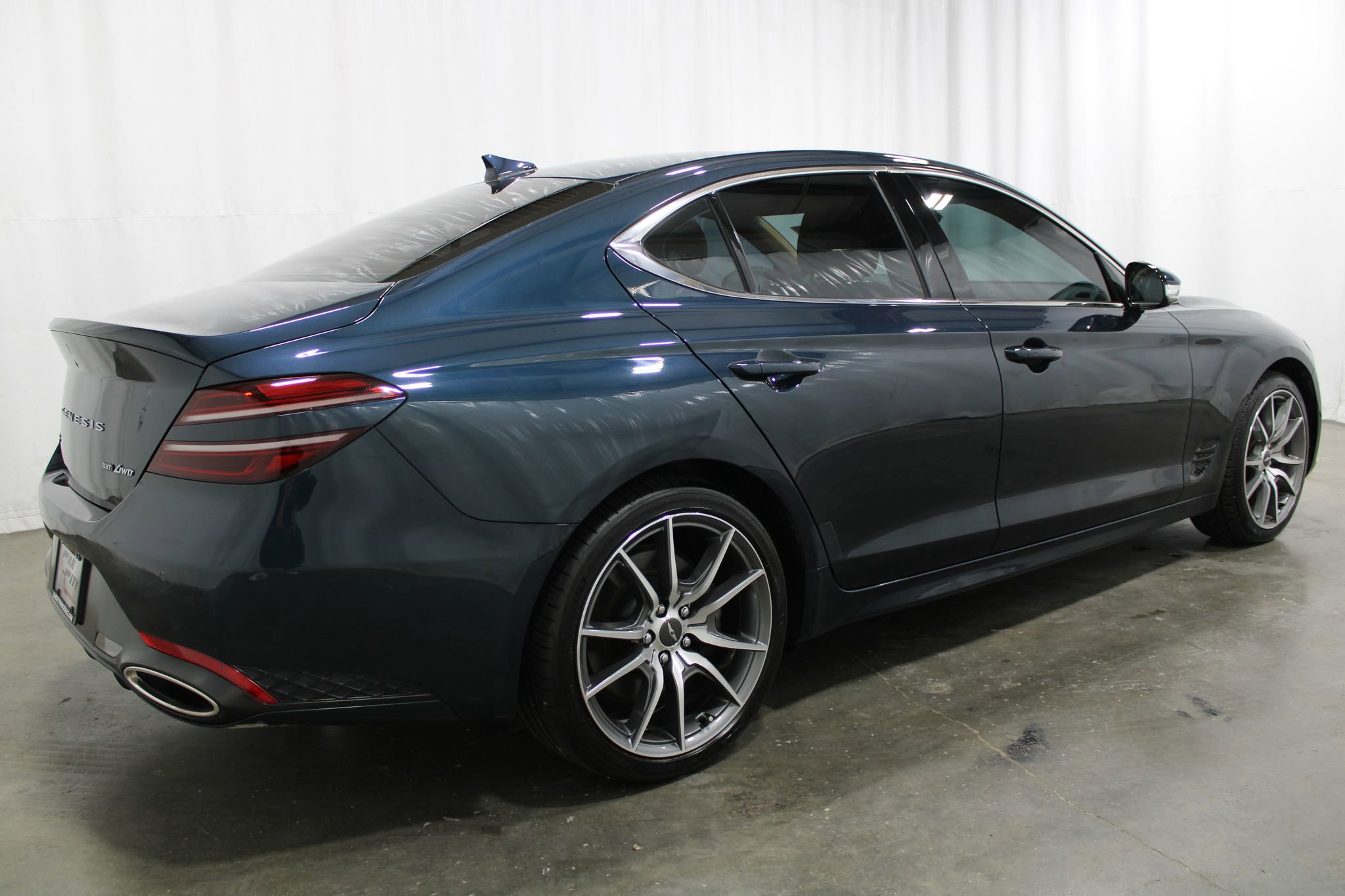 Used 2022 Genesis G70 3.3T Advanced AWD/4WD image 6