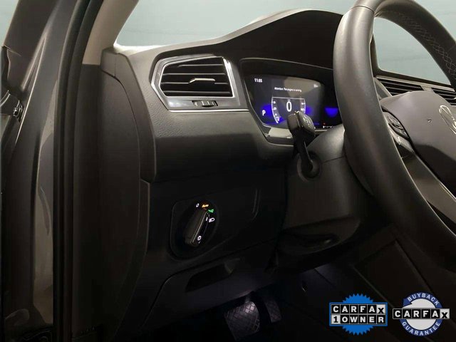 Used 2023 Volkswagen Tiguan SE w/ Panoramic Sunroof Package image 36