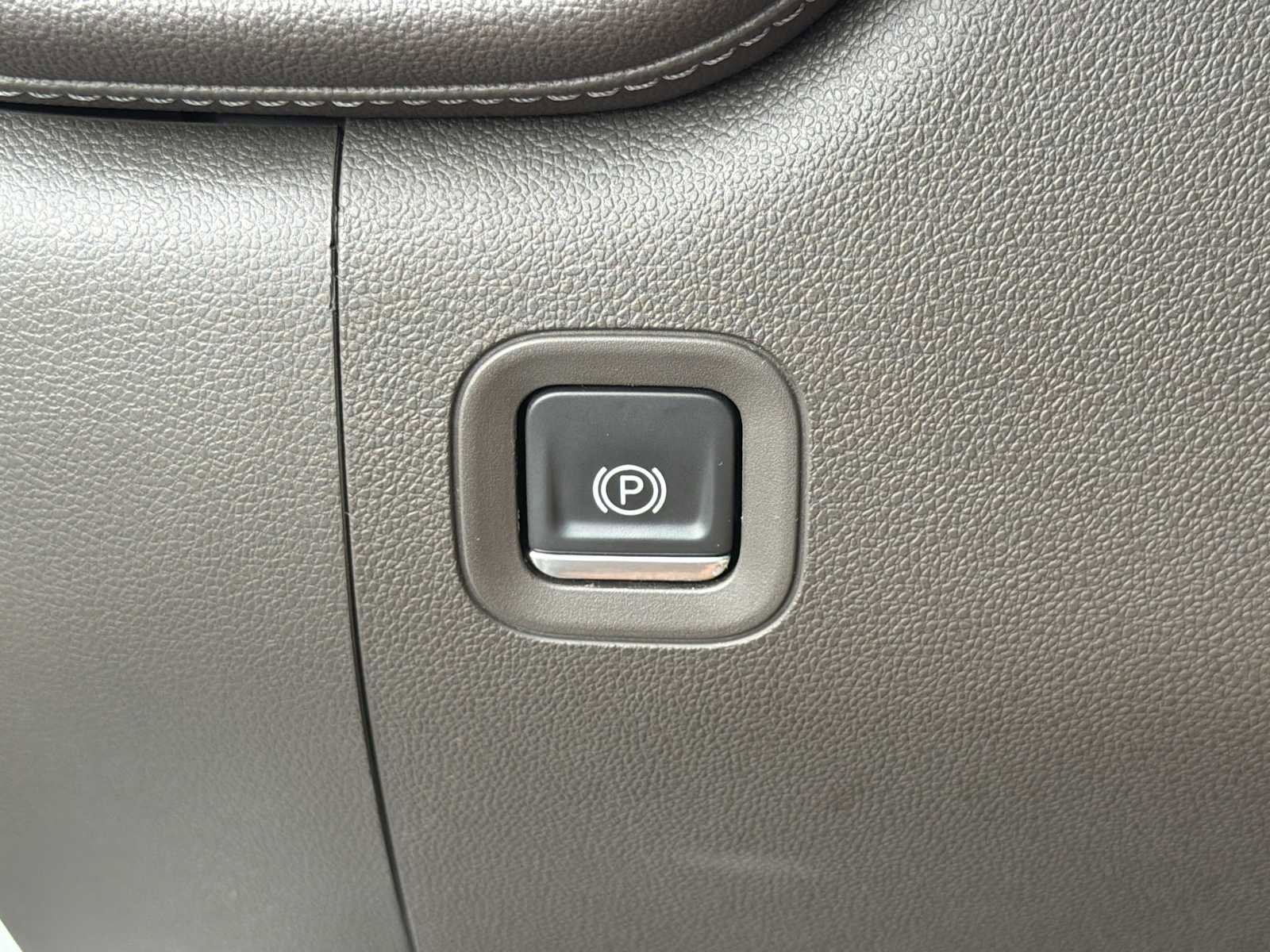 Used 2020 GMC Sierra 1500 SLT w/ SLT Premium Plus Package image 16