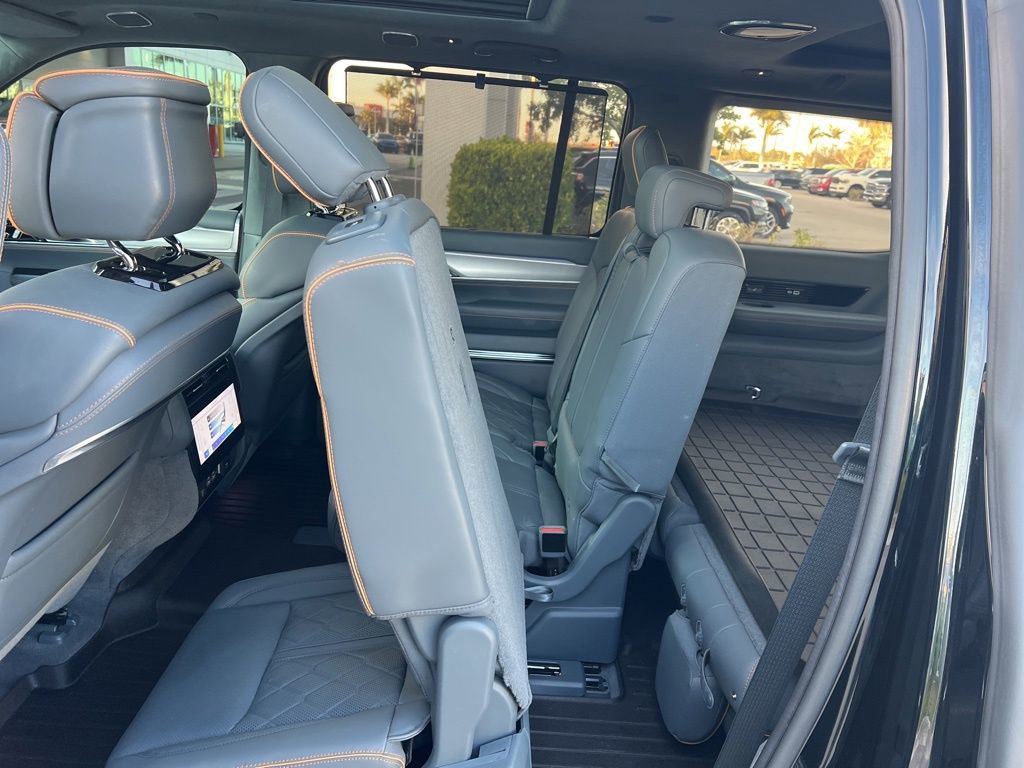 Used 2022 Jeep Grand Wagoneer Series III w/ Flexible Seating Group image 58
