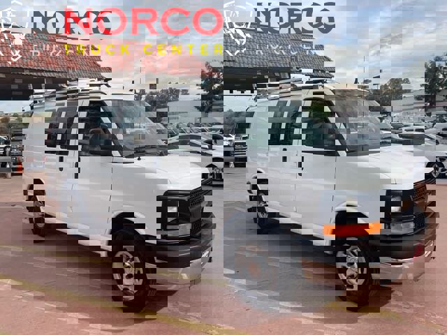 Used 2014 Chevrolet Express 2500 image 2