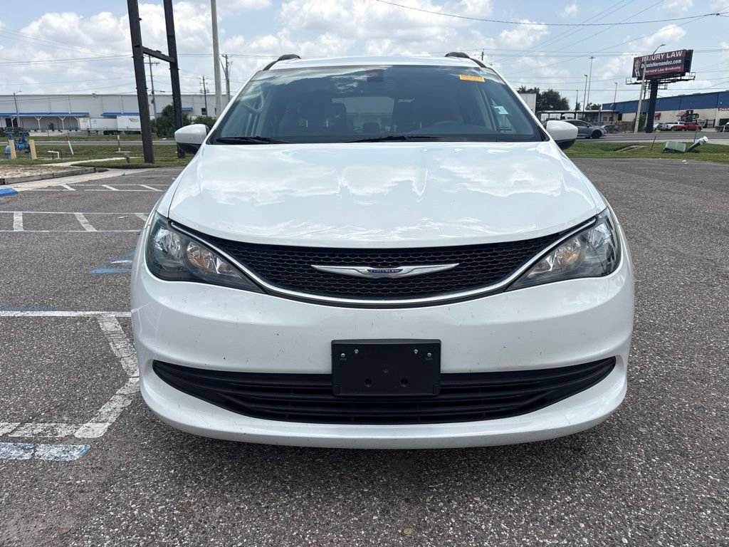 Used 2020 Chrysler Voyager Lxi FWD image 2
