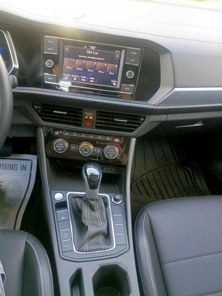 Used 2023 Volkswagen Jetta SE w/ Panoramic Sunroof Package image 15