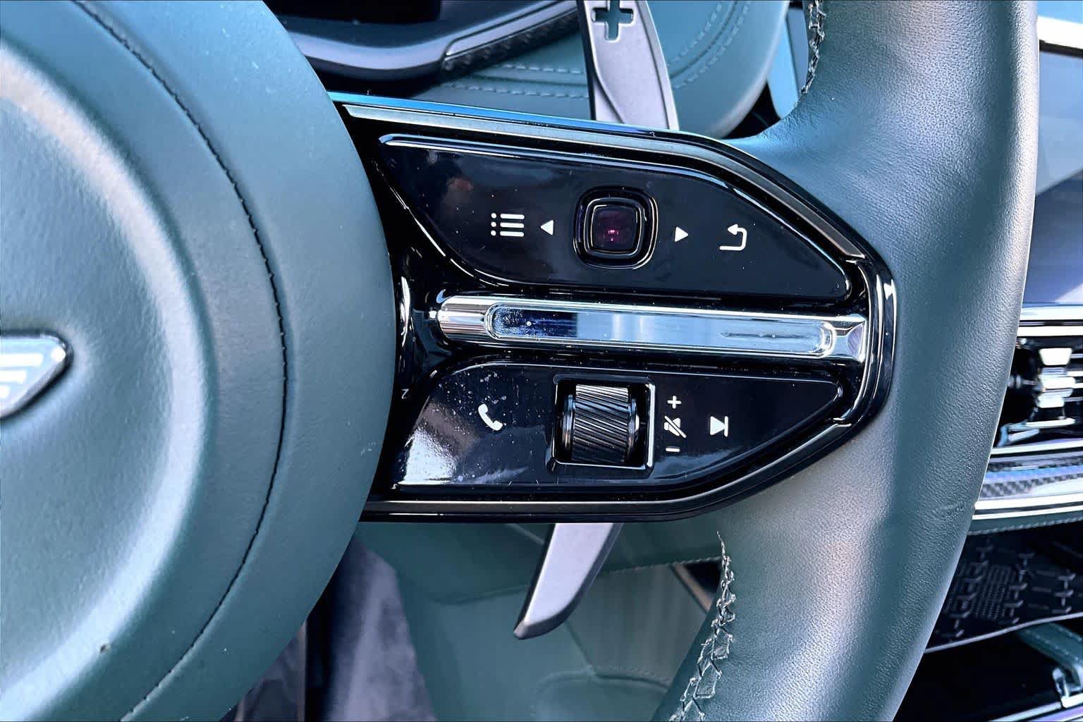 Used 2025 Aston Martin DBX 707 AWD/4WD image 22