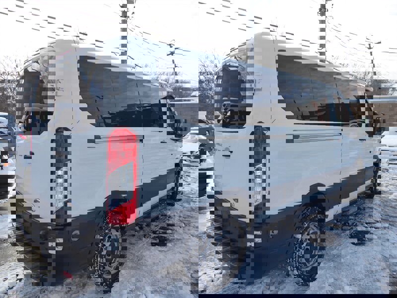 Used 2015 Ford Transit 350 XL image 7