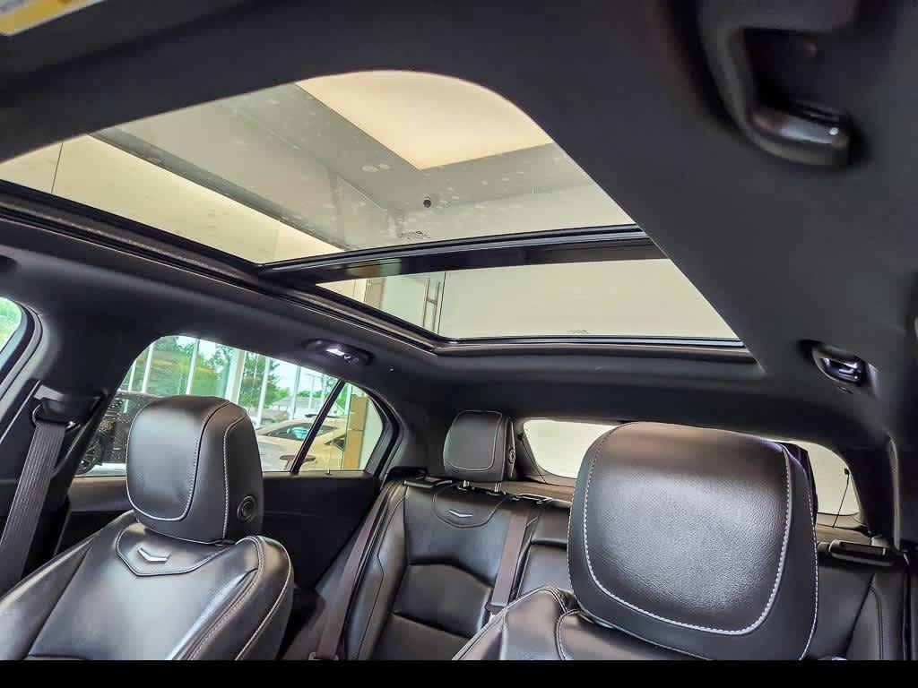 Used 2021 Cadillac XT4 Premium Luxury w/ Cold Weather Package AWD/4WD image 10