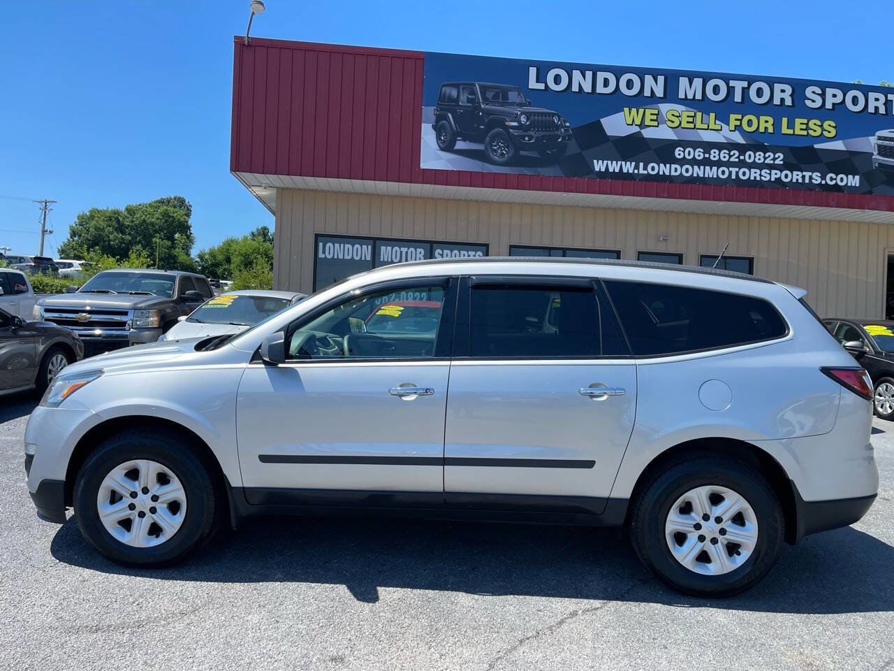 Used 2016 Chevrolet Traverse LS image 2