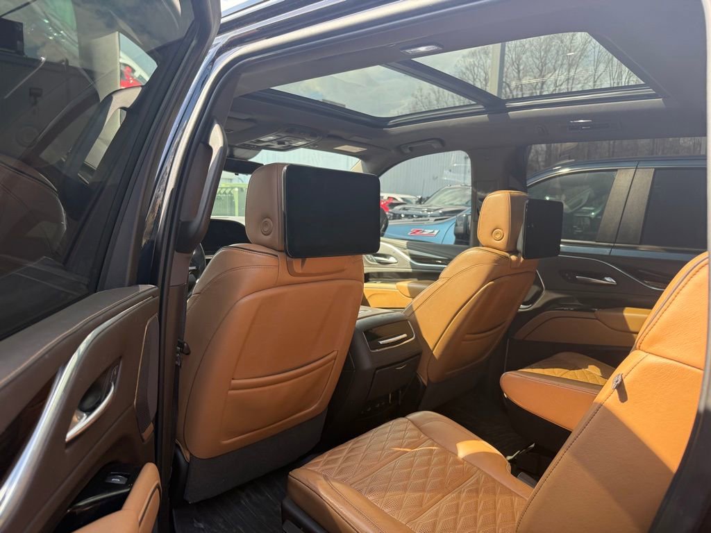 Used 2021 Cadillac Escalade ESV Sport image 15