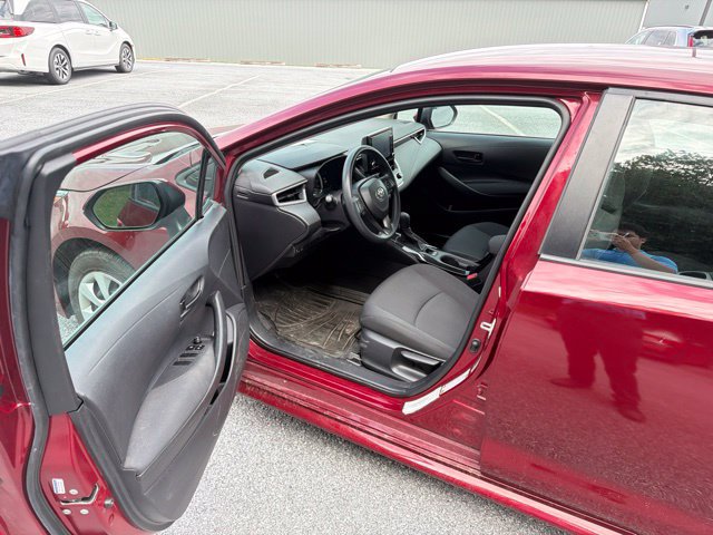 Used 2022 Toyota Corolla LE FWD image 11